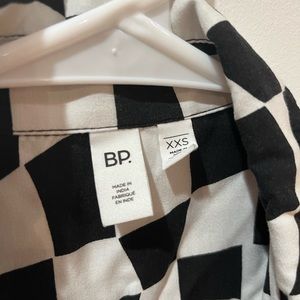 BP. Geometric Short Sleeve Button Down